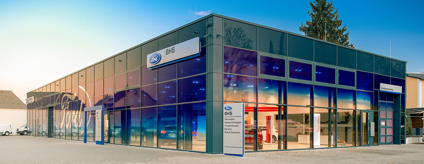 Ausstellungshalle mit schräger Giebelfront – BHS Autohaus, Zwickau